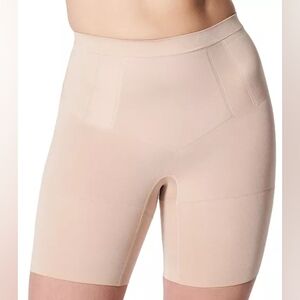 NWOT SPANX Women's Shaping Nude Mid-Thigh Shorts Size Small